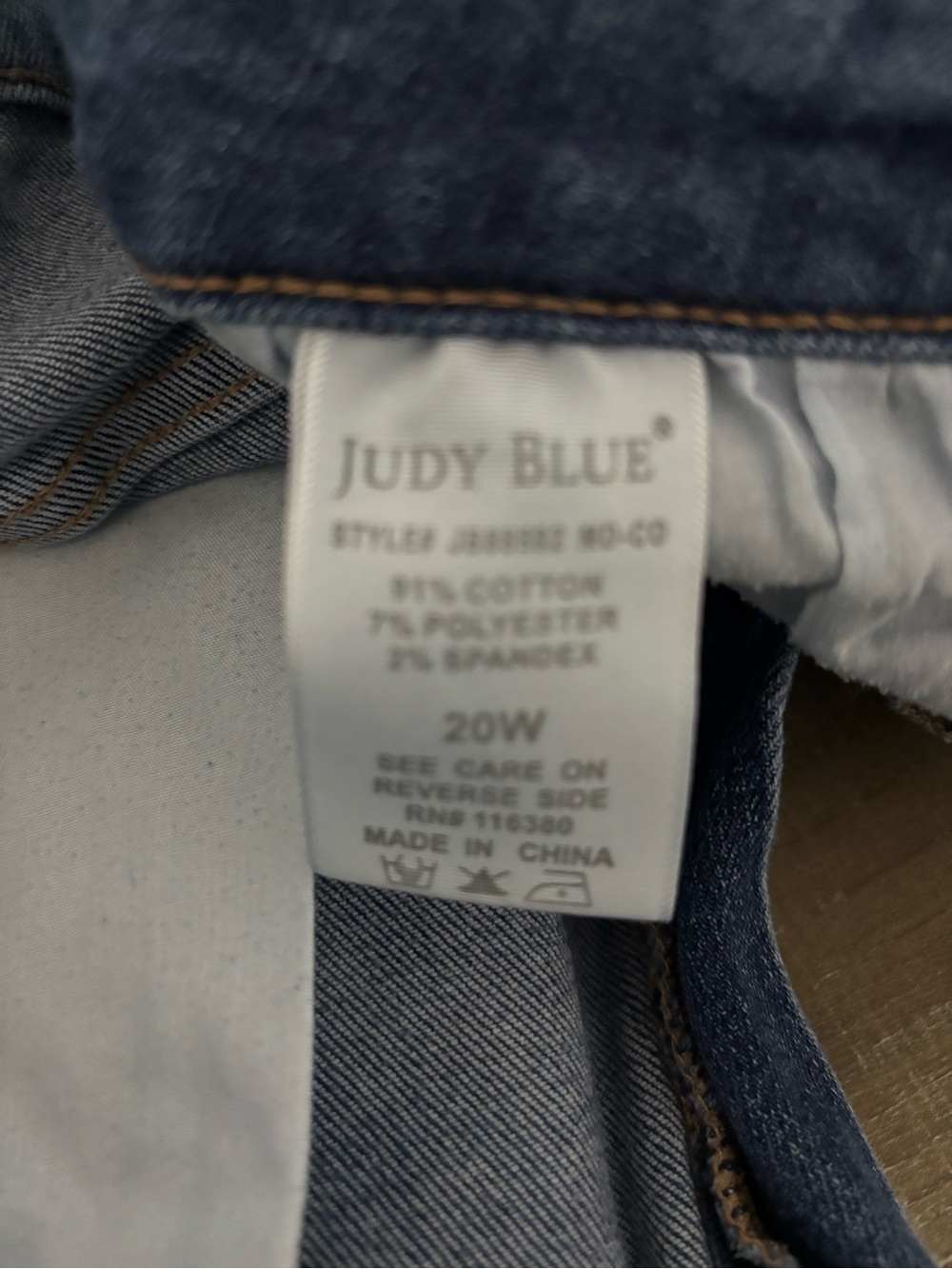 Judy Blue Medium Wash Denim Jeans in Blue - Picture 4 of 4